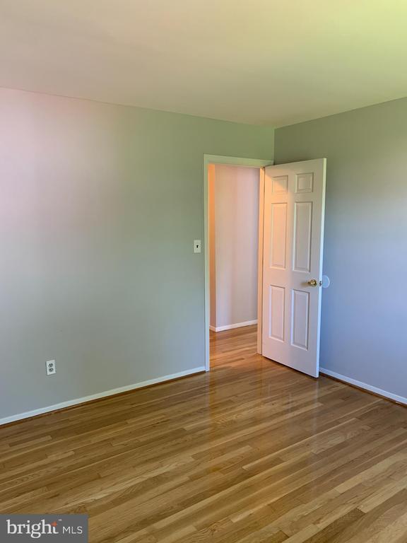 Building Photo - 18 Flanders Ridge Ct