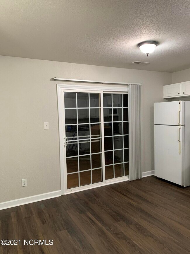 Building Photo - 4153 Brook Creek Ln