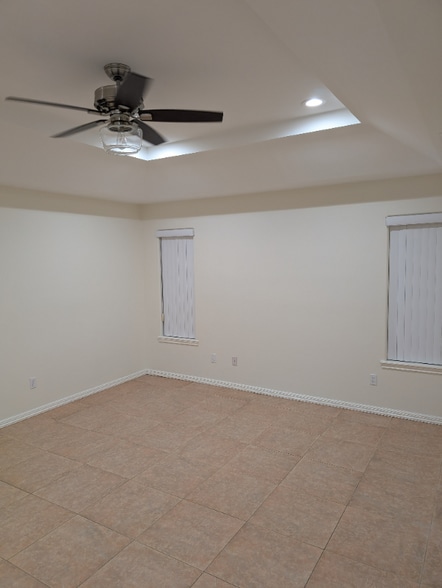 Building Photo - 2305 E 27th St