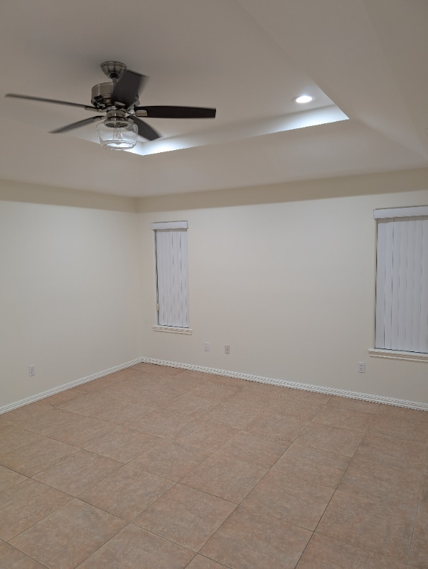 Building Photo - 2305 E 27th St