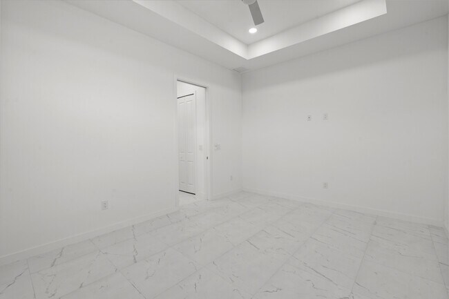 Building Photo - 3927 NW 40th Terrace