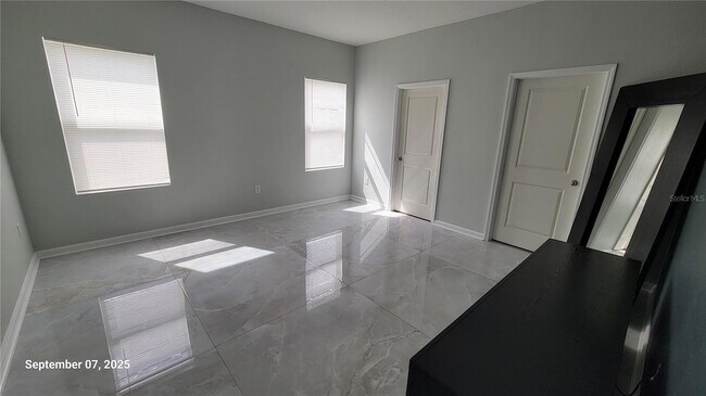 Building Photo - 1175 Lycaste Dr