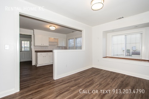 Building Photo - 8033 Robinson-