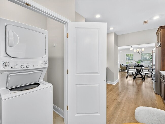 Building Photo - 3254 Tasker Dr