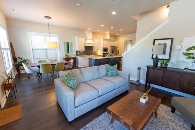 Building Photo - 2548 E Bayside Xing