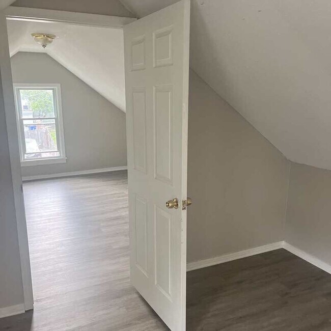 Building Photo - 3233 W 50th St