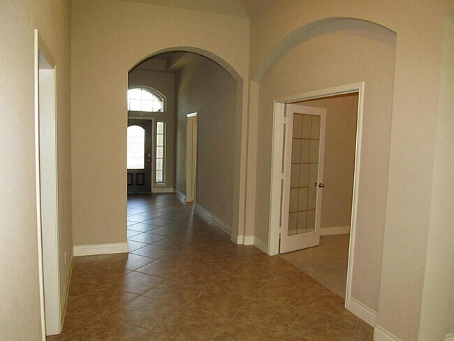 Building Photo - 14104 Green Thicket Dr
