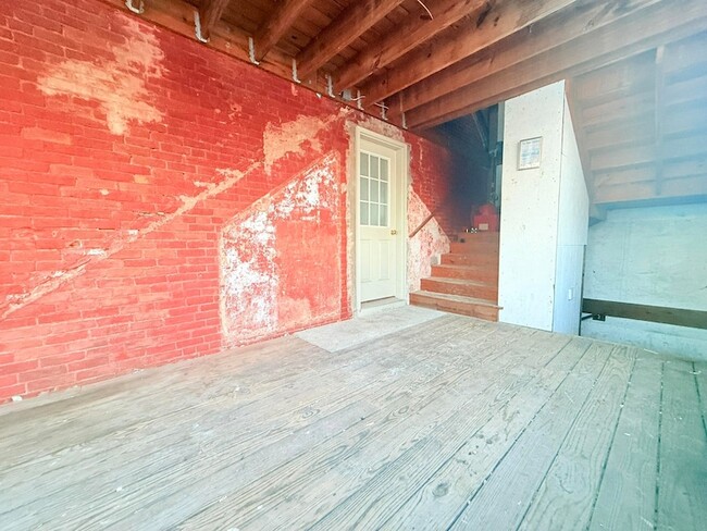 Building Photo - 60 High St