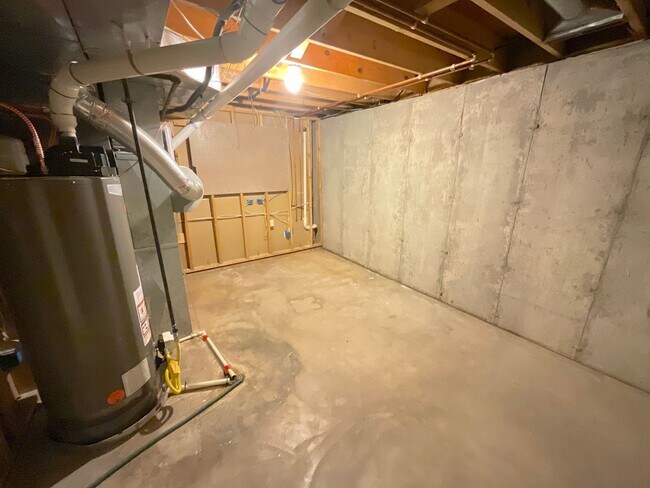 Building Photo - 4 Bedroom Home Available Near S Academy Bl...