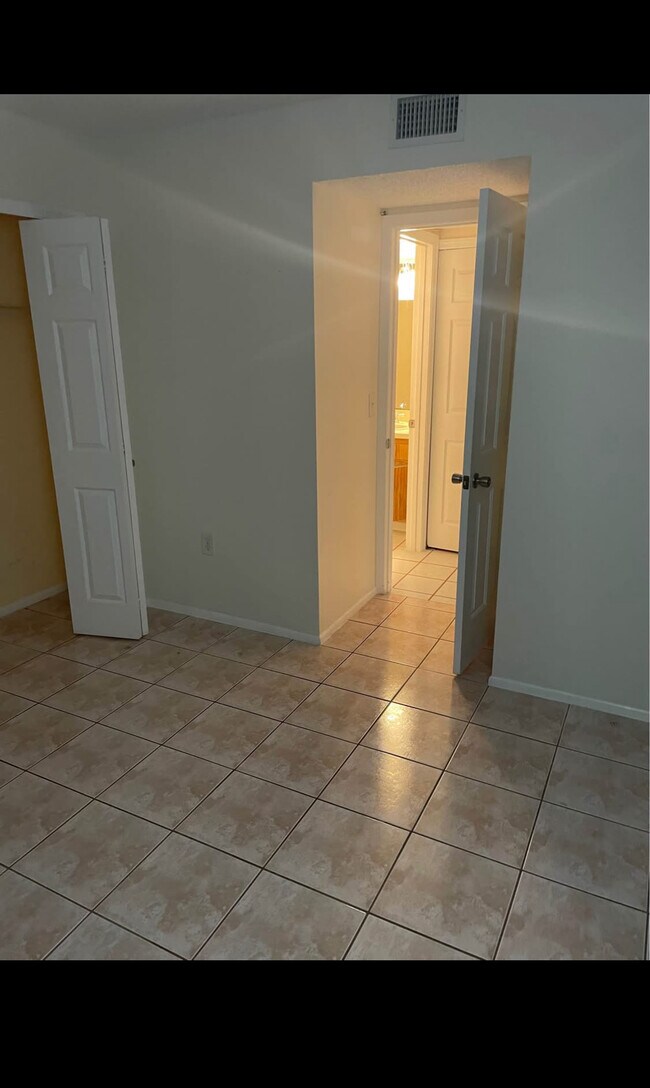 Building Photo - 1054 Lotus Cove Ct