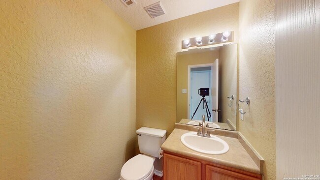 Building Photo - 117 Foxglove Pass