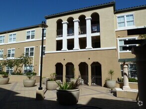 Building Photo - Agnew
