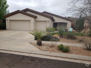 Building Photo - Beautiful Home in Coral Canyon