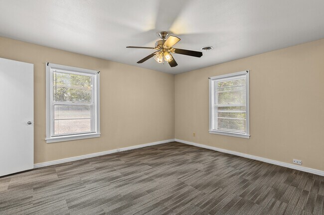 Building Photo - 605 Catalina Dr