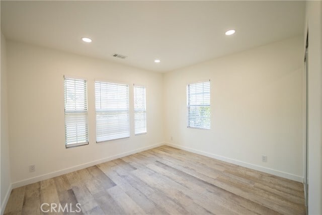 Building Photo - 319 Roads End St