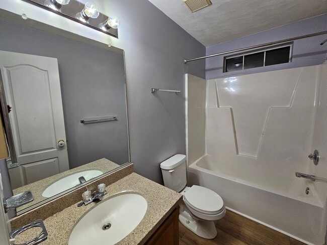 Building Photo - DEEP CREEK