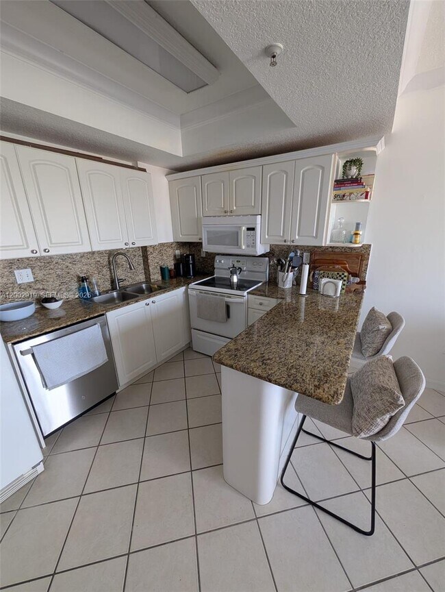 Building Photo - 3500 Coral Way