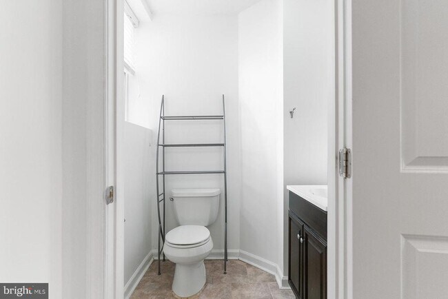 Building Photo - 227 E Girard Ave