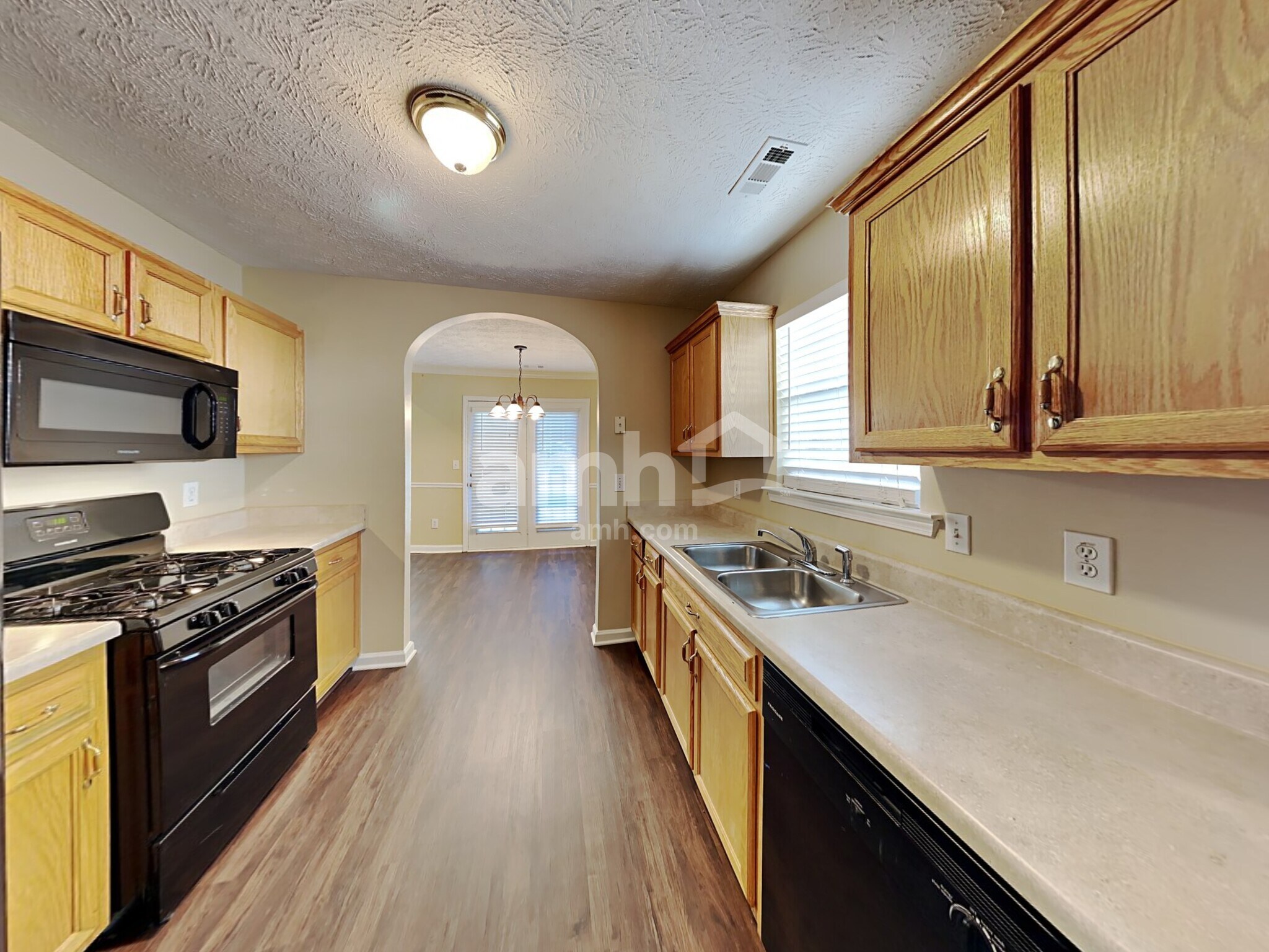 Building Photo - 532 Halley Way