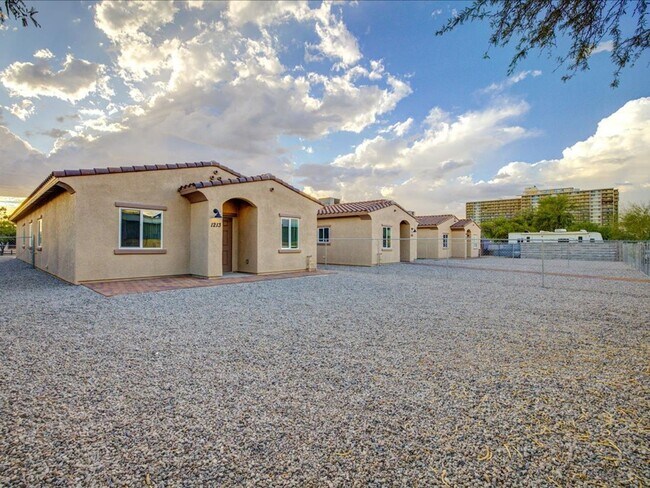 Building Photo - Brand new build, never before lived in! Ne...