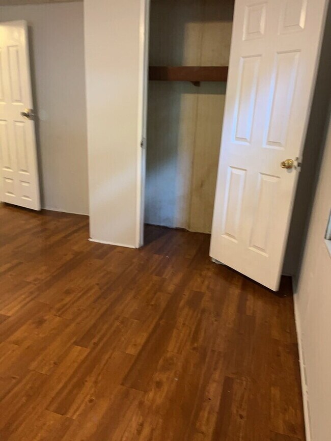 Building Photo - 2 Bedroom 1.5 Bathroom house in Laurens SC