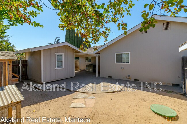 Building Photo - 3007 W Lathrop Rd