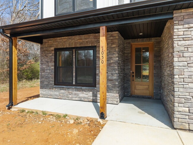 Building Photo - 1050 Gibson Rd
