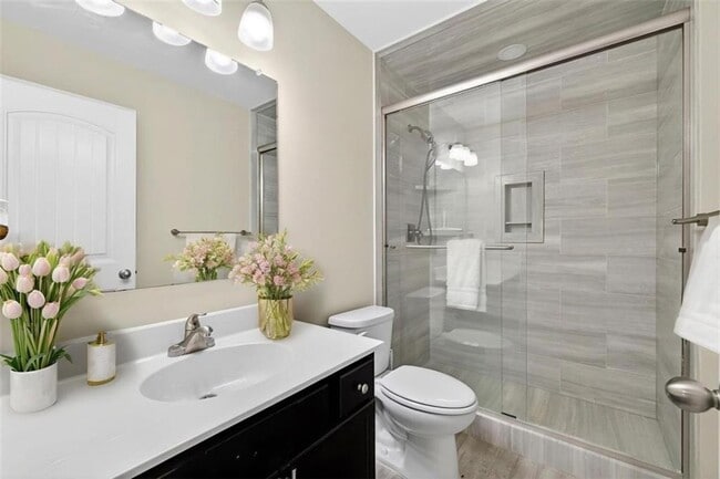 Building Photo - 2430 Fair Oaks Way