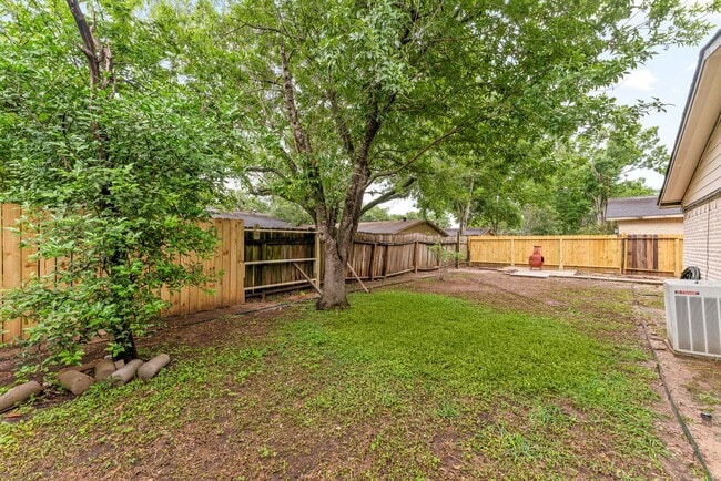 Building Photo - 4838 Gretna Green Dr