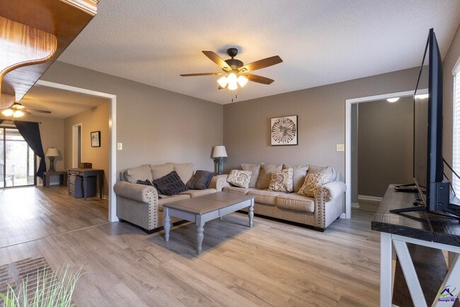 Building Photo - 135 Sussex Dr