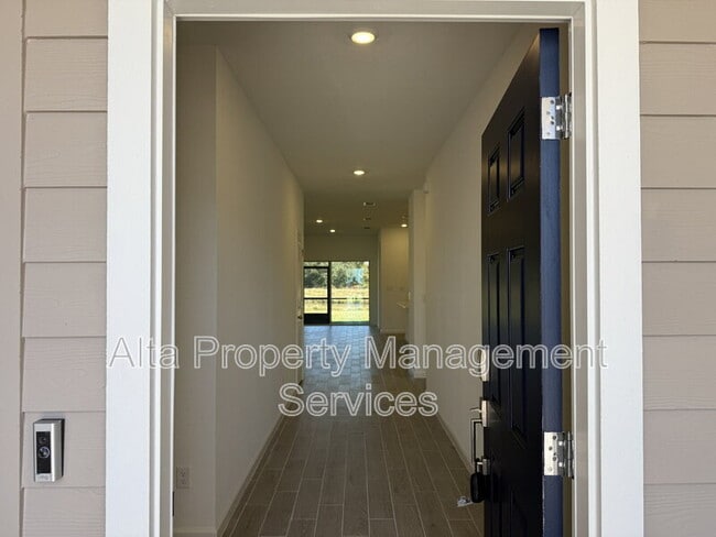Building Photo - 8198 Horsebit Cir