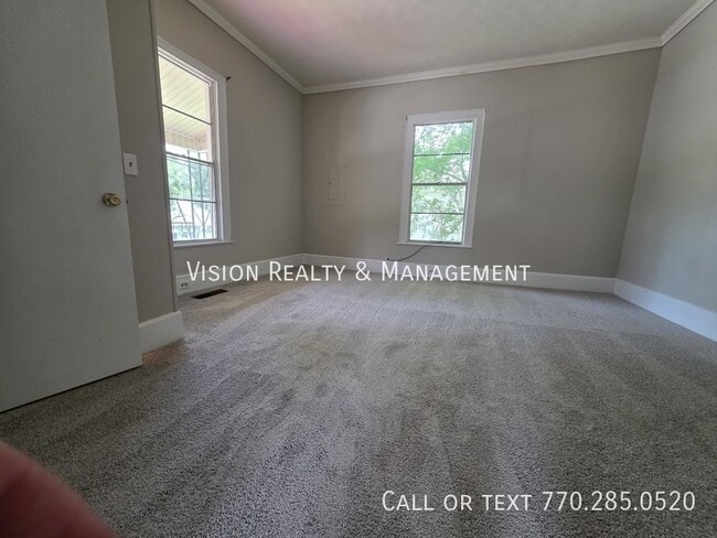 Building Photo - 1303 Elm St
