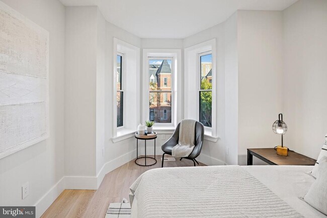 Building Photo - 1128 6th St NW