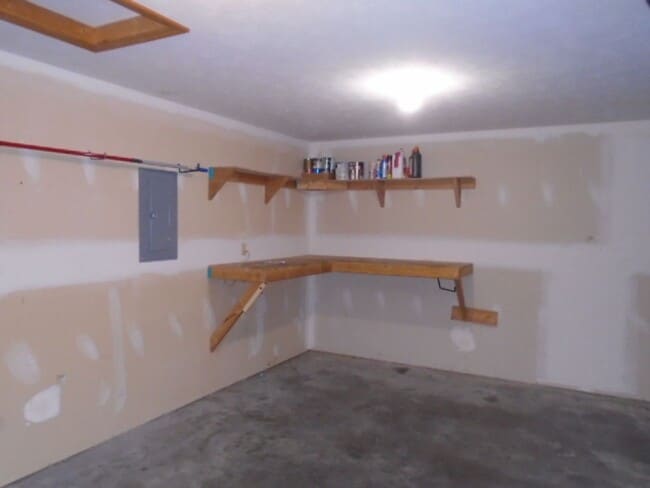 Building Photo - 211 William Dr
