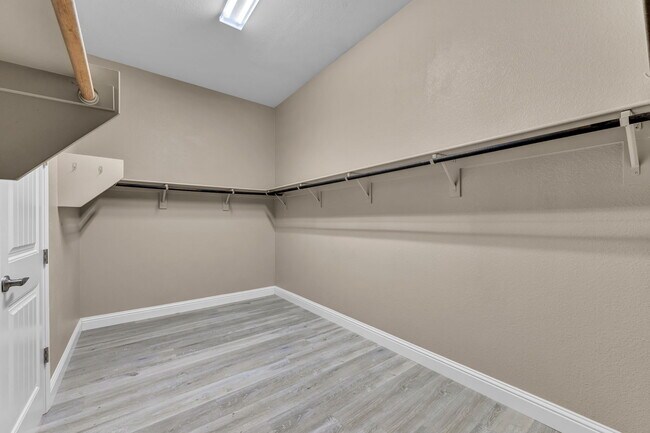 Building Photo - 9545 Hawkshead Rd