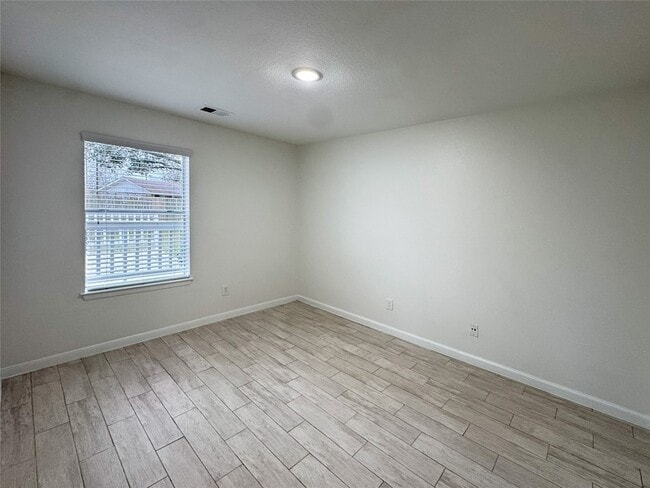 Building Photo - 918 Bolton Ct