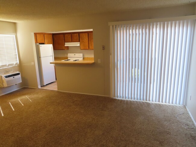 Building Photo - One Bedroom Condo in Mission Valley