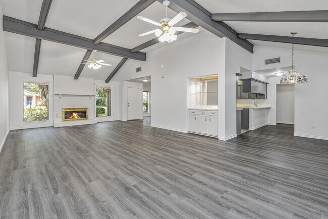 Building Photo - 4011 Flint Creek Dr