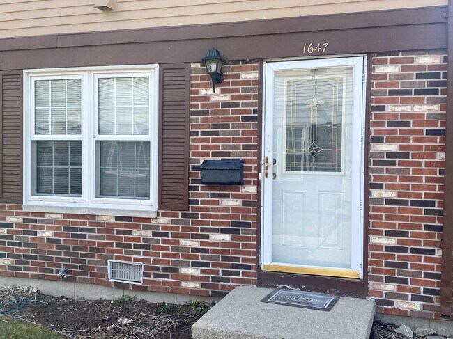 Condo Front - 1647 Wingate Blvd