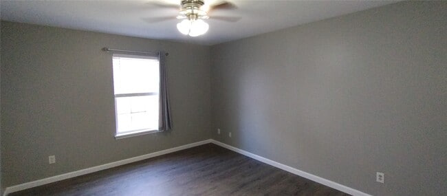 Building Photo - 1201 Spring Creek Ln