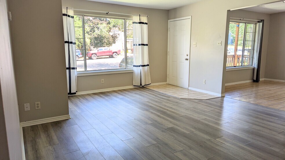 Building Photo - 3771 Orchard Ave