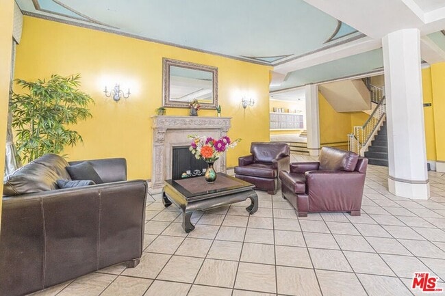 Building Photo - 5640 Franklin Ave