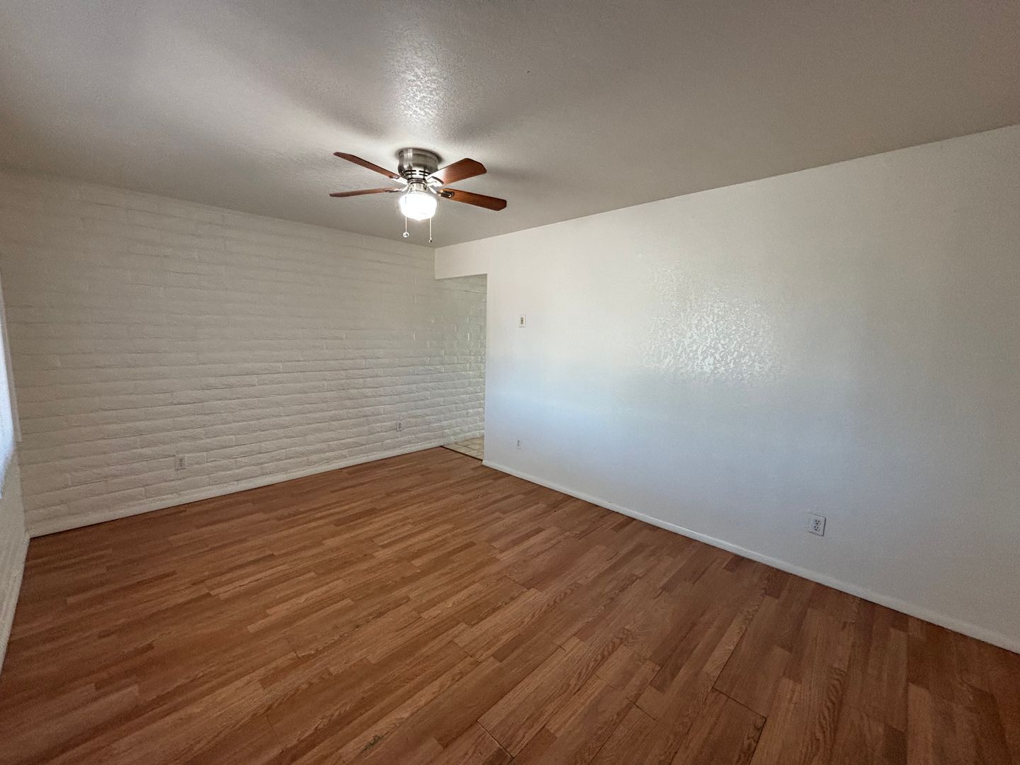 Building Photo - 673 W 41st St