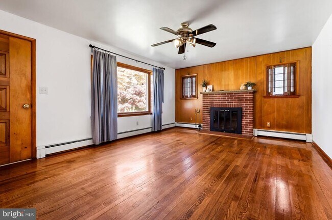 Building Photo - 16811 Ridge Rd