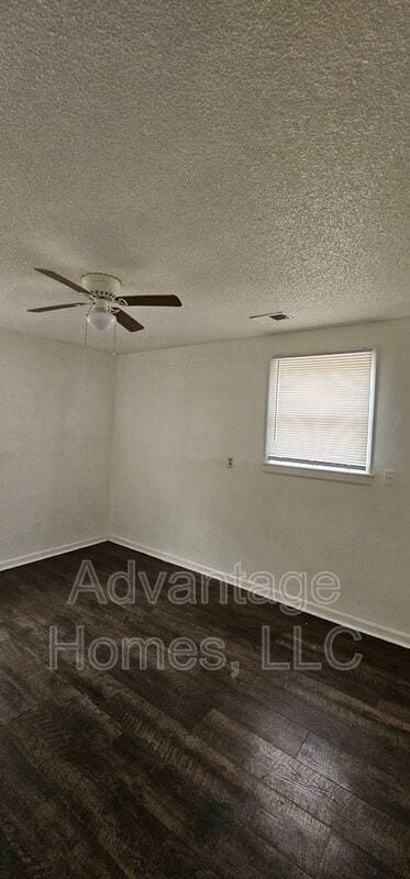 Building Photo - 720-726 N 70th St