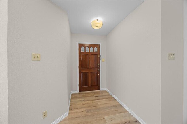 Building Photo - 2608 Water Well Ln