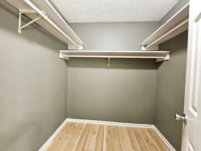 Building Photo - Town Of Springlake