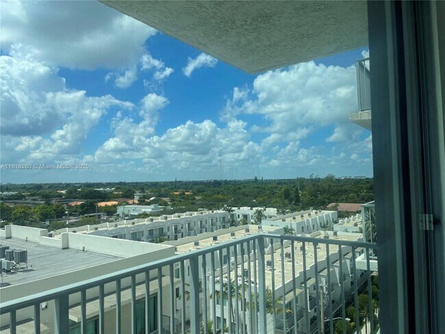 Building Photo - 140 S Dixie Hwy