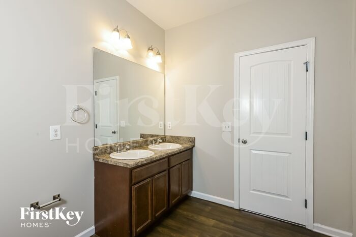 Building Photo - 874 Ivydale Ln SW