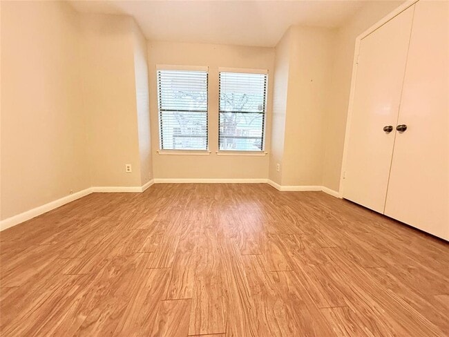 Building Photo - 7825 Beauregard Cir